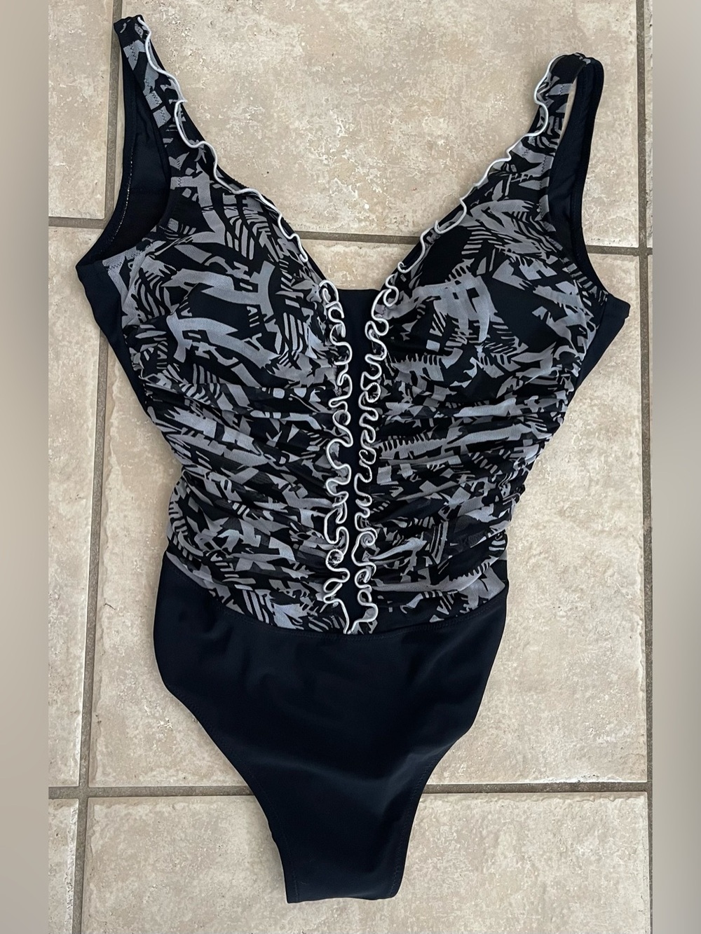 Profile by Gottex Black/White Abstract Ruched One Piece Swimsuit w/Ruffle Detail